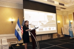 Karina Burgos de Olivares, miembro del Pleno del TEG, durante presentación de la plataforma E-learning