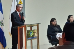 Dr. Nestor Castaneda Soto, presidente del TEG, durante discurso inaugural de acto de juramentación