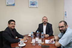 1- MSc. Moris Landaverde, Miembro del Pleno del TEG,  en entrevista con representantes de cooperación internacional.