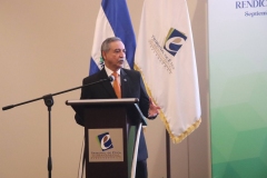 1- Dr. Néstor Castaneda, Presidente del TEG.
