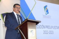 01 - MSc. Higinio Marroquín, Miembro del Pleno, durante discurso de apertura.