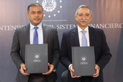 5- Lic. Mario Menéndez, Superintendente de la SSF, y Dr. Néstor Castaneda, presidente del TEG.